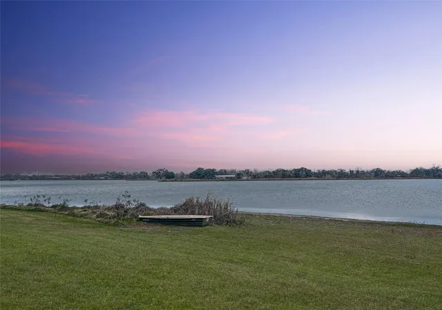 3rd image of 626 Sunset Trl, Angleton, TX 77515 | MLS# 42051908