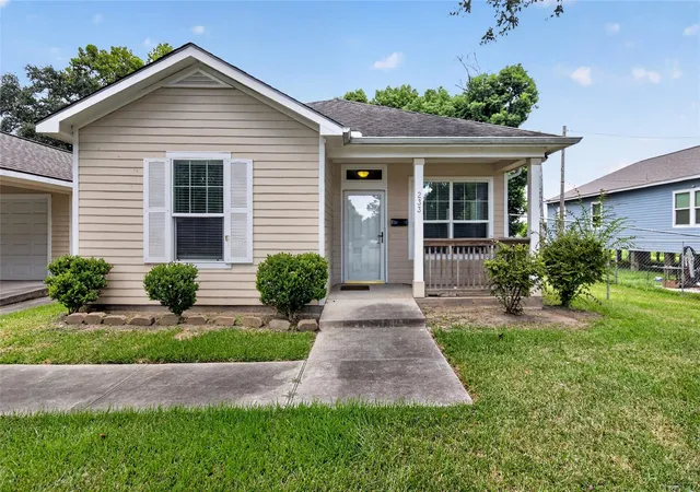 3rd image of 233 Beatrice St, La Marque, TX 77568 | MLS# 24184364