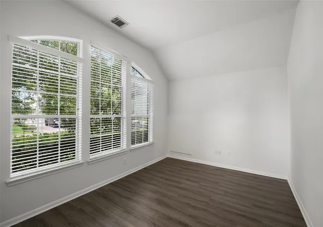 3rd image of 12807 Brook Arbor Ct, Pearland, TX 77584 | MLS# 7662458