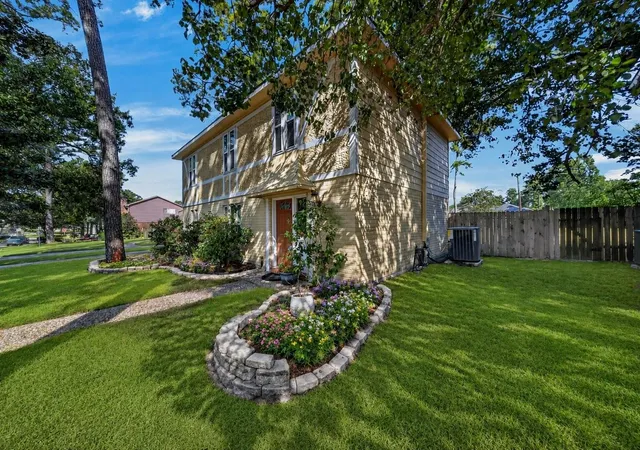 Photo 2 of Single family home for sale at 3706 Cypresswood Dr, Spring, TX 77388 | MLS# 40376536 | Listing updated on 2026-09-04