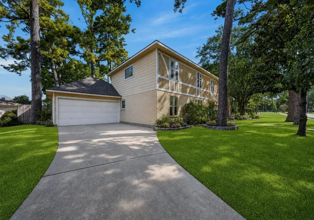 Photo 3 of Single family home for sale at 3706 Cypresswood Dr, Spring, TX 77388 | MLS# 40376536 | Listing updated on 2026-09-04