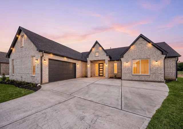 Photo 1 of Single family home for sale at 71 Camden Hills Dr, Montgomery, TX 77356 | MLS# 54893946 | Listing updated on 2026-09-19