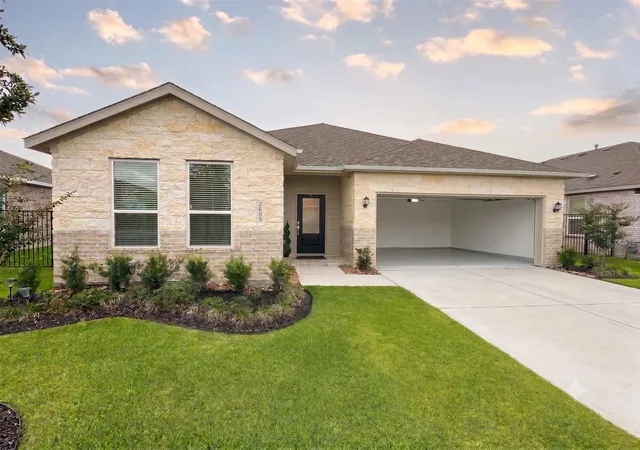 1st image of 2605 Lago Costa Dr, La Marque, TX 77568 | MLS# 19283835
