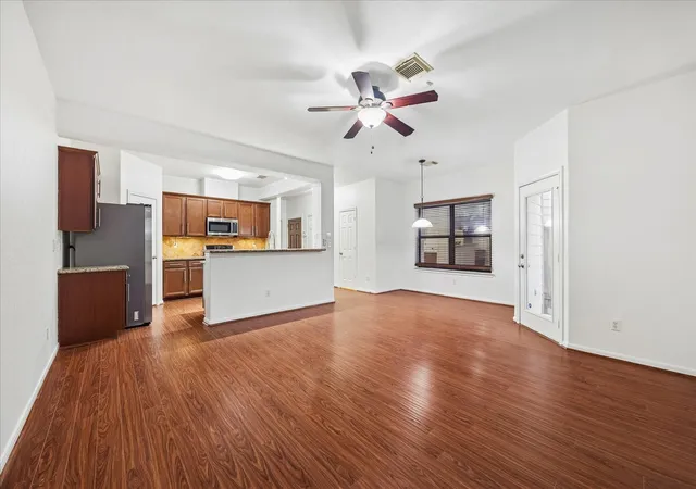 4th image of 5222 Brinkman Ct, Houston, TX 77091 | MLS# 30550146