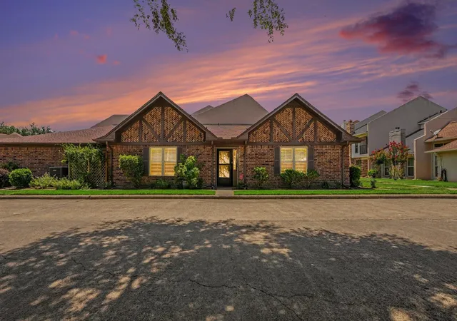 1st image of 43 Wellington Park, Baytown, TX 77520 | MLS# 17782627