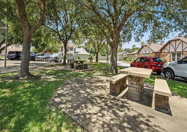 33rd image of 43 Wellington Park, Baytown, TX 77520 | MLS# 17782627