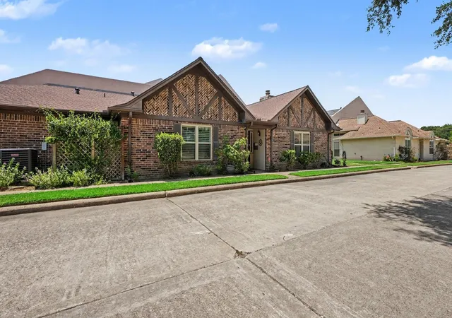 5th image of 43 Wellington Park, Baytown, TX 77520 | MLS# 17782627