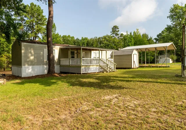 Photo 2 of Single family home for sale at 651 Harbor Point Dr, Trinity, TX 75862 | MLS# 80306926 | Listing updated on 2026-09-11