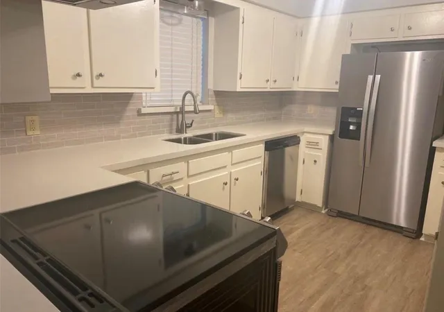 4th image of 102 Mulberry St, Lake Jackson, TX 77566 | MLS# 21966201