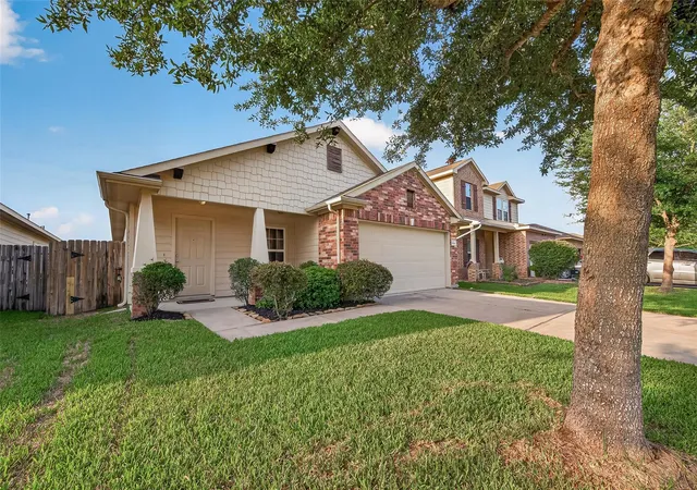 2nd image of 11206 Kingsnorth Dr, Tomball, TX 77375 | MLS# 88975560