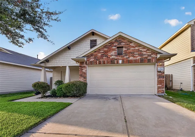 3rd image of 11206 Kingsnorth Dr, Tomball, TX 77375 | MLS# 88975560