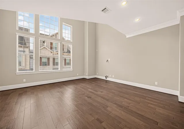 5th image of 8326 Ginger Oak St, Houston, TX 77055 | MLS# 86612897