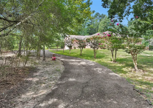 2nd image of 4114 Sweetgum Dr, Conroe, TX 77304 | MLS# 60321983