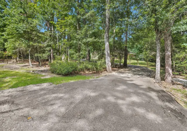 3rd image of 4114 Sweetgum Dr, Conroe, TX 77304 | MLS# 60321983