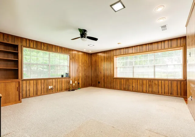 5th image of 107 Hyacinth St, Lake Jackson, TX 77566 | MLS# 96698005
