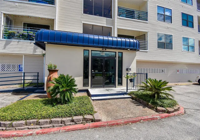Photo 3 of Sale Pending at 793 Davis Rd #105, League City, TX 77573 | MLS# 43056539 | Listing updated on 2026-09-01
