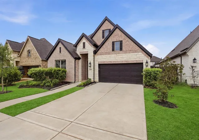Photo 3 of Single family home for sale at 12318 Palmetto Dr, Mont Belvieu, TX 77523 | MLS# 29325707 | Listing updated on 2026-09-15