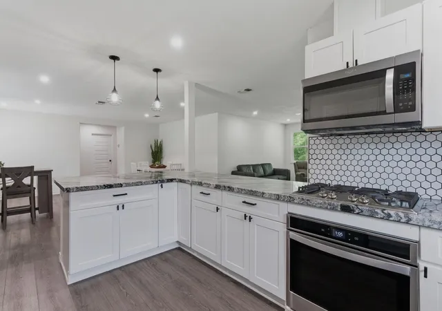 Photo 3 of Single family home for sale at 1705 Shady Oaks Dr, Conroe, TX 77301 | MLS# 58832747 | Listing updated on 2026-08-09