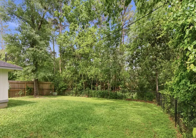 Photo 4 of Single family home for sale at 1705 Shady Oaks Dr, Conroe, TX 77301 | MLS# 58832747 | Listing updated on 2026-08-09