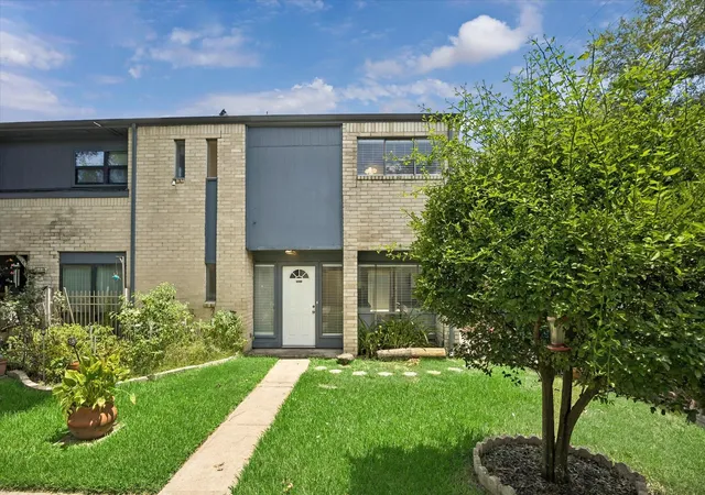 1st image of 9007 Imogene St, Houston, TX 77036 | MLS# 95168113