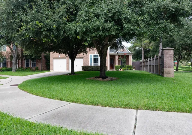 Photo 4 of Single family home for sale at 6002 Lakebluff Ct, Katy, TX 77450 | MLS# 32168288 | Listing updated on 2026-09-03