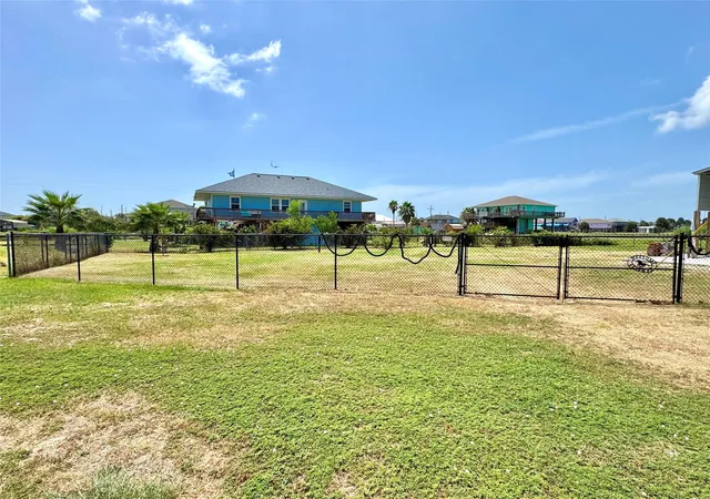 2nd image of 915 W Verdia Dr, Crystal Beach, TX 77650 | MLS# 81851084