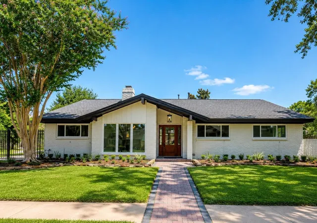 Photo 1 of Single family home for sale at 5646 Indigo St, Houston, TX 77096 | MLS# 83026857 | Listing updated on 2026-08-22