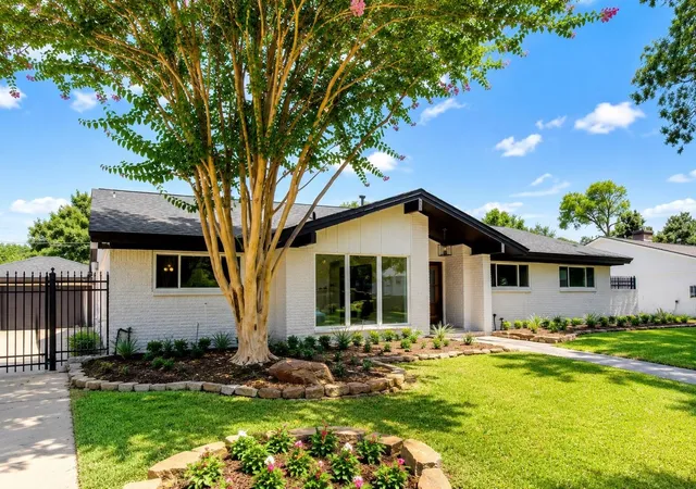 Photo 2 of Single family home for sale at 5646 Indigo St, Houston, TX 77096 | MLS# 83026857 | Listing updated on 2026-08-22
