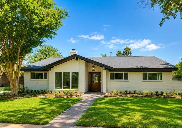 Photo 3 of Single family home for sale at 5646 Indigo St, Houston, TX 77096 | MLS# 83026857 | Listing updated on 2026-08-22