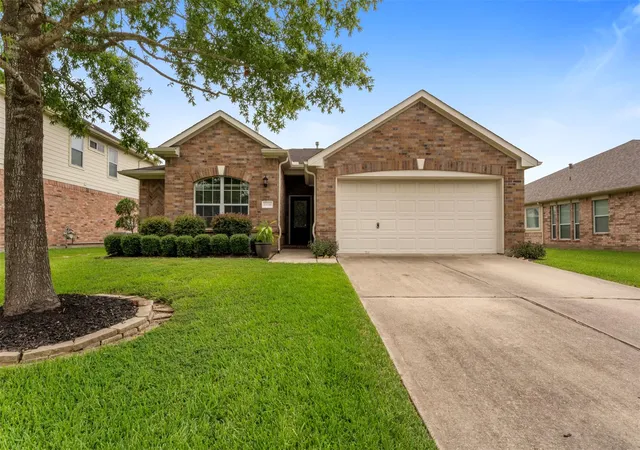 39th image of 10006 King William Dr, La Porte, TX 77571 | MLS# 55259865