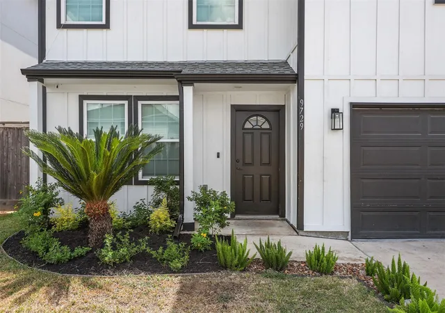 Photo 4 of Single family home for sale at 9729 Fabiola Dr, Houston, TX 77075 | MLS# 41754684 | Listing updated on 2026-08-15