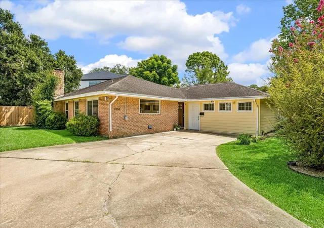 1st image of 8739 Linkterrace Ln, Houston, TX 77025 | MLS# 60072907