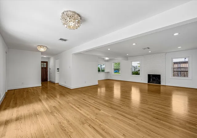 3rd image of 8739 Linkterrace Ln, Houston, TX 77025 | MLS# 60072907