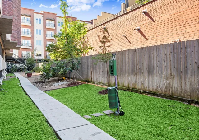 27th image of 1900 Genesee St #302, Houston, TX 77006 | MLS# 13291668