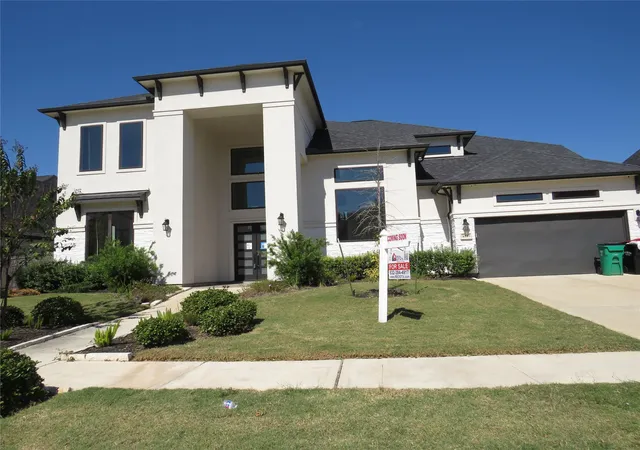 Photo 1 of Sale Pending at 10123 Regatta Shore Dr, Missouri City, TX 77459 | MLS# 42076645 | Listing updated on 2026-10-07