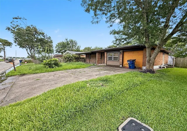 Photo 3 of Single family home for sale at 3413 Oleander Ave, Texas City, TX 77590 | MLS# 45763384 | Listing updated on 2026-09-16