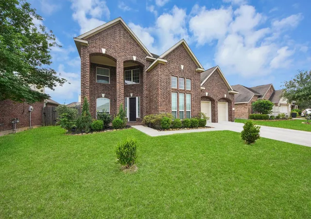 Photo 3 of Single family home for sale at 11611 Beckton Cypress Dr, Tomball, TX 77377 | MLS# 89804518 | Listing updated on 2026-08-11