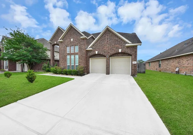 Photo 3 of Single family home for sale at 11611 Beckton Cypress Dr, Tomball, TX 77377 | MLS# 89804518 | Listing updated on 2026-08-11