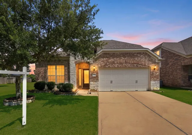 Photo 3 of Single family home for sale at 25322 Alverstone Dr, Katy, TX 77494 | MLS# 45900518 | Listing updated on 2026-09-19