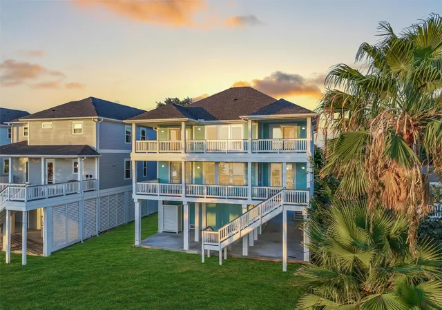 3rd image of 1519 Bayou Shore Dr, Galveston, TX 77551 | MLS# 7176539