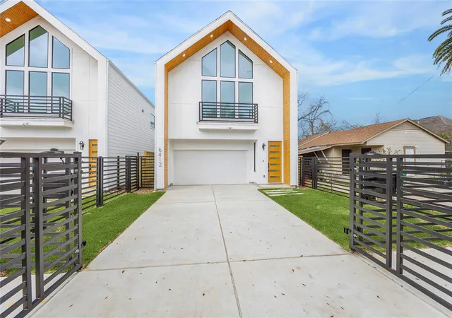 2nd image of 6416 Sidney St, Houston, TX 77021 | MLS# 25437808