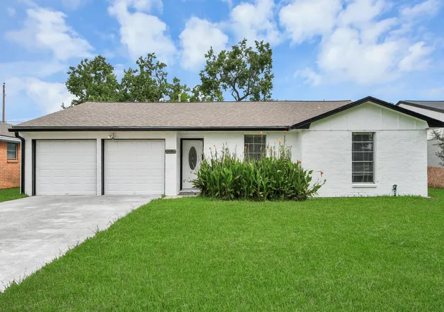 Single family home for sale at 212 Harold Ln, Baytown, TX 77521 | MLS# 31723449