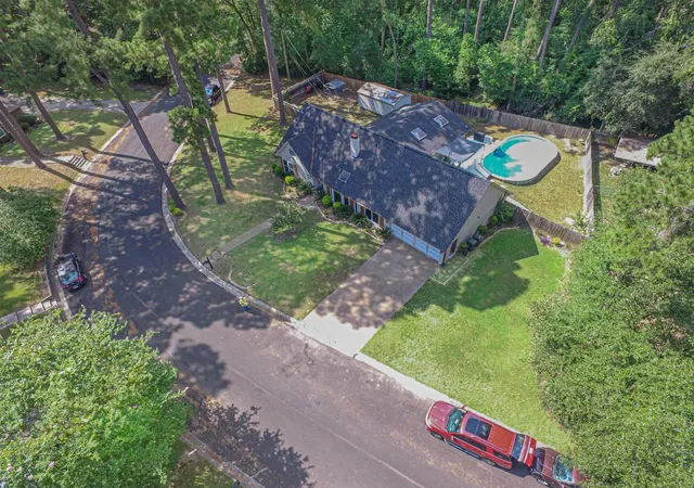 2nd image of 600 W Timberland Dr, Woodville, TX 75979 | MLS# 98377995