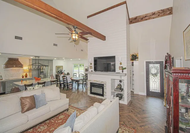 5th image of 600 W Timberland Dr, Woodville, TX 75979 | MLS# 98377995