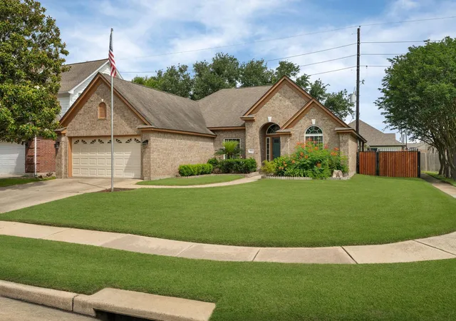 Photo 2 of Sale Pending at 23102 Willow Cyn Dr, Katy, TX 77494 | MLS# 8162967 | Listing updated on 2026-09-22