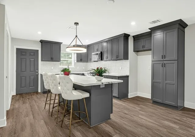Photo 3 of Single family home for sale at 7614 Dixie Dr, Houston, TX 77087 | MLS# 89020122 | Listing updated on 2026-09-12