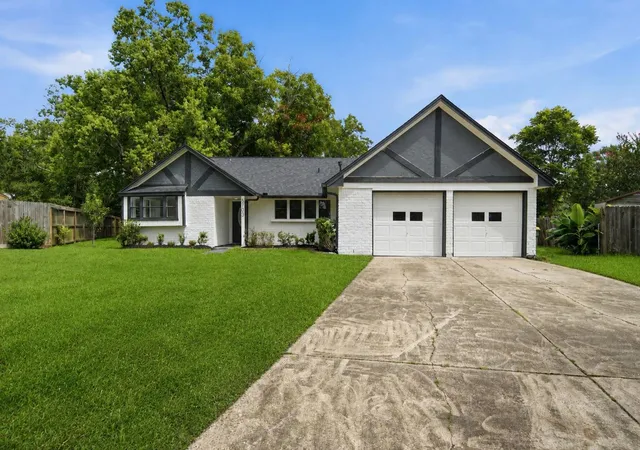 2nd image of 5703 Woodville Ln, Pearland, TX 77584 | MLS# 86637650