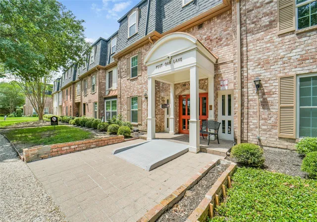 Photo 1 of Townhouse for sale at 351 N Post Oak Ln #706, Houston, TX 77024 | MLS# 92579647 | Listing updated on 2026-08-21