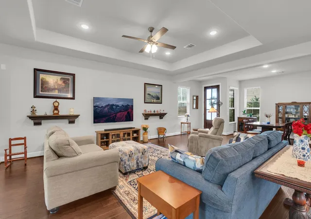 Photo 3 of Single family home for sale at 118 Wild Wisteria Ln, Montgomery, TX 77316 | MLS# 26217931 | Listing updated on 2026-09-13