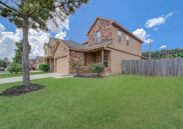 Photo 3 of Sale Pending at 17439 Hayley Springs Ct, Humble, TX 77396 | MLS# 28521558 | Listing updated on 2026-09-01